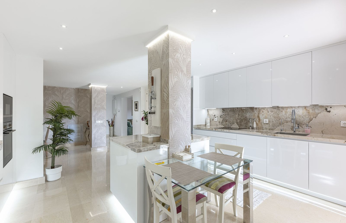 3 Bedroom Apartment in Benahavís - Foto 17