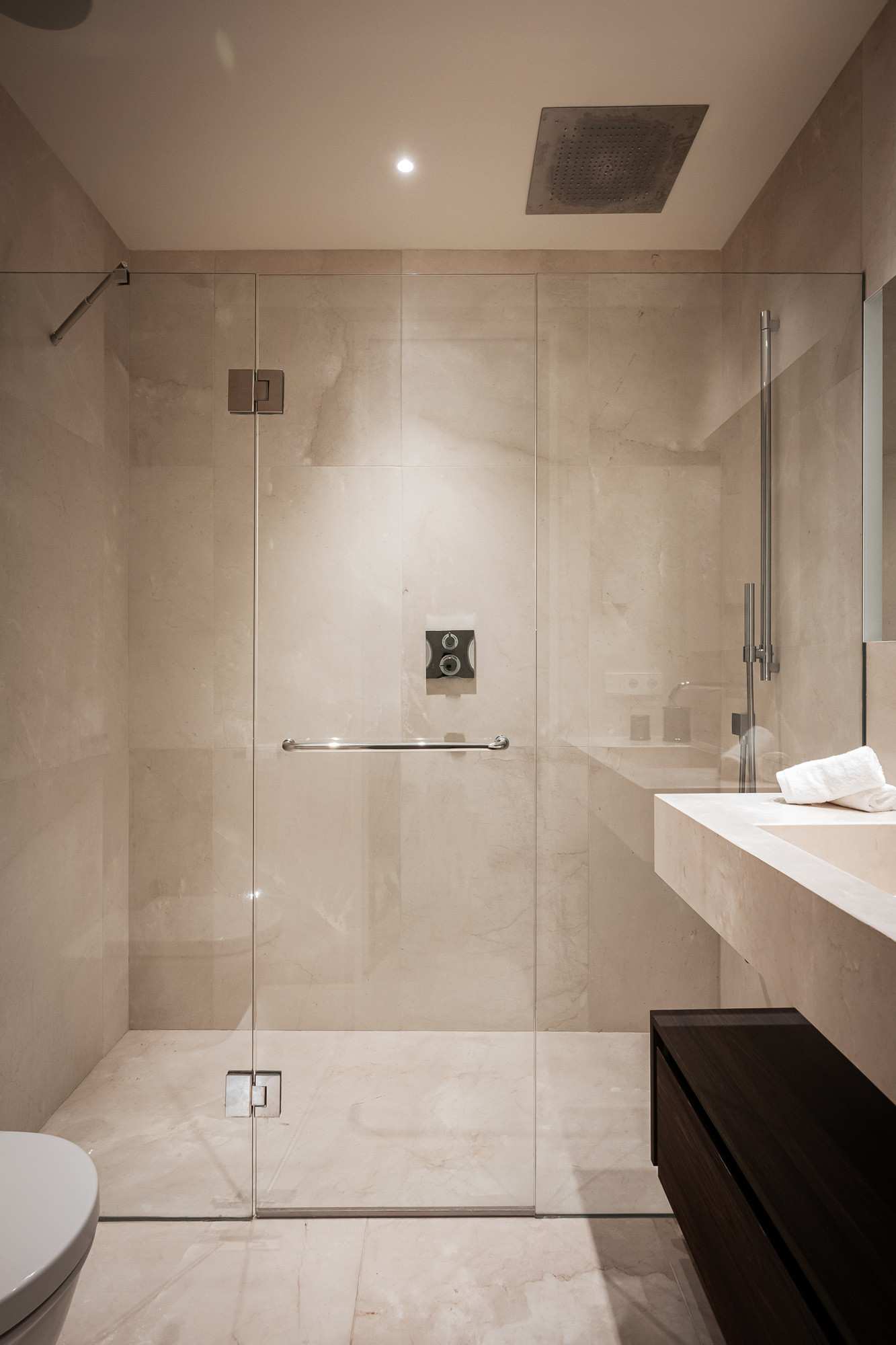 3 Bedroom Apartment in Benahavís - Photo 36
