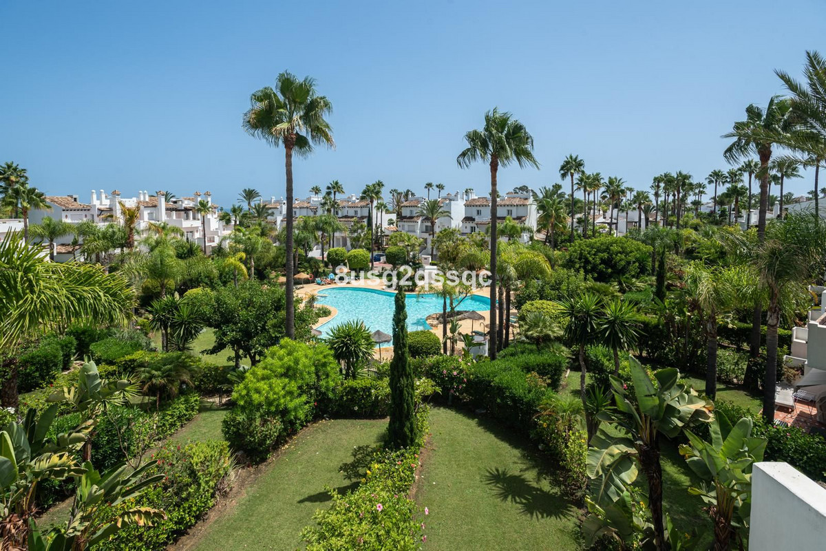 4 Bedroom Villa in Estepona - Photo 17
