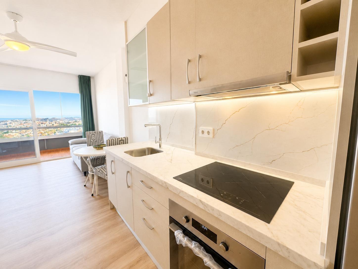 1 Bedroom Apartment in Fuengirola - Photo 11
