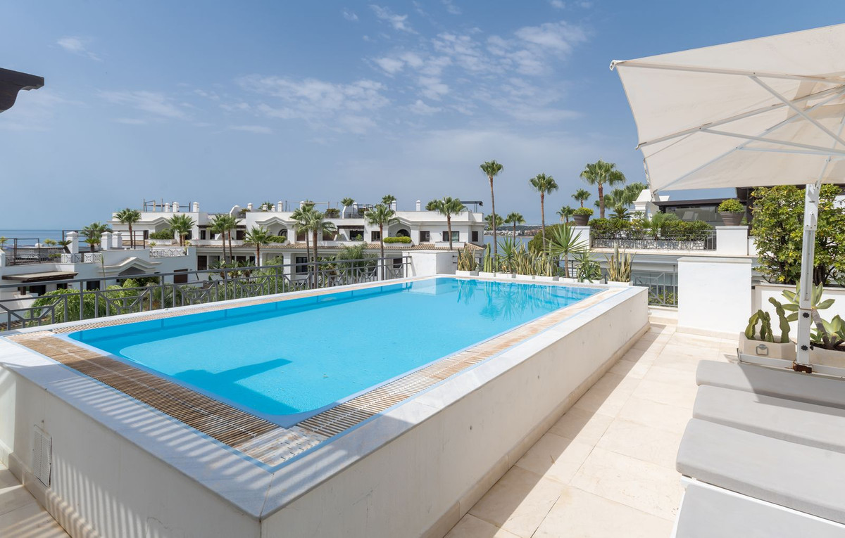 3 Bedroom Apartment in Estepona - Photo 29