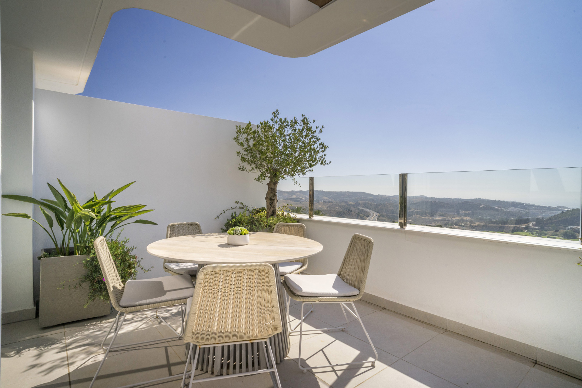 2 Bedroom Penthouse in Mijas - Photo 32