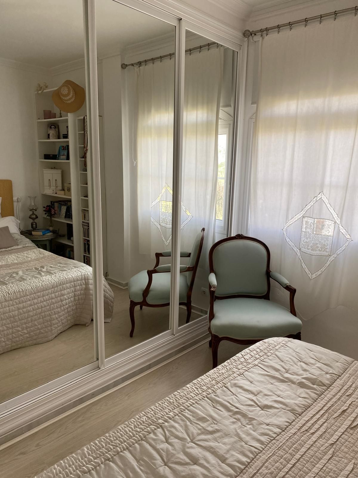 2 Bedroom Penthouse in Estepona - Photo 19