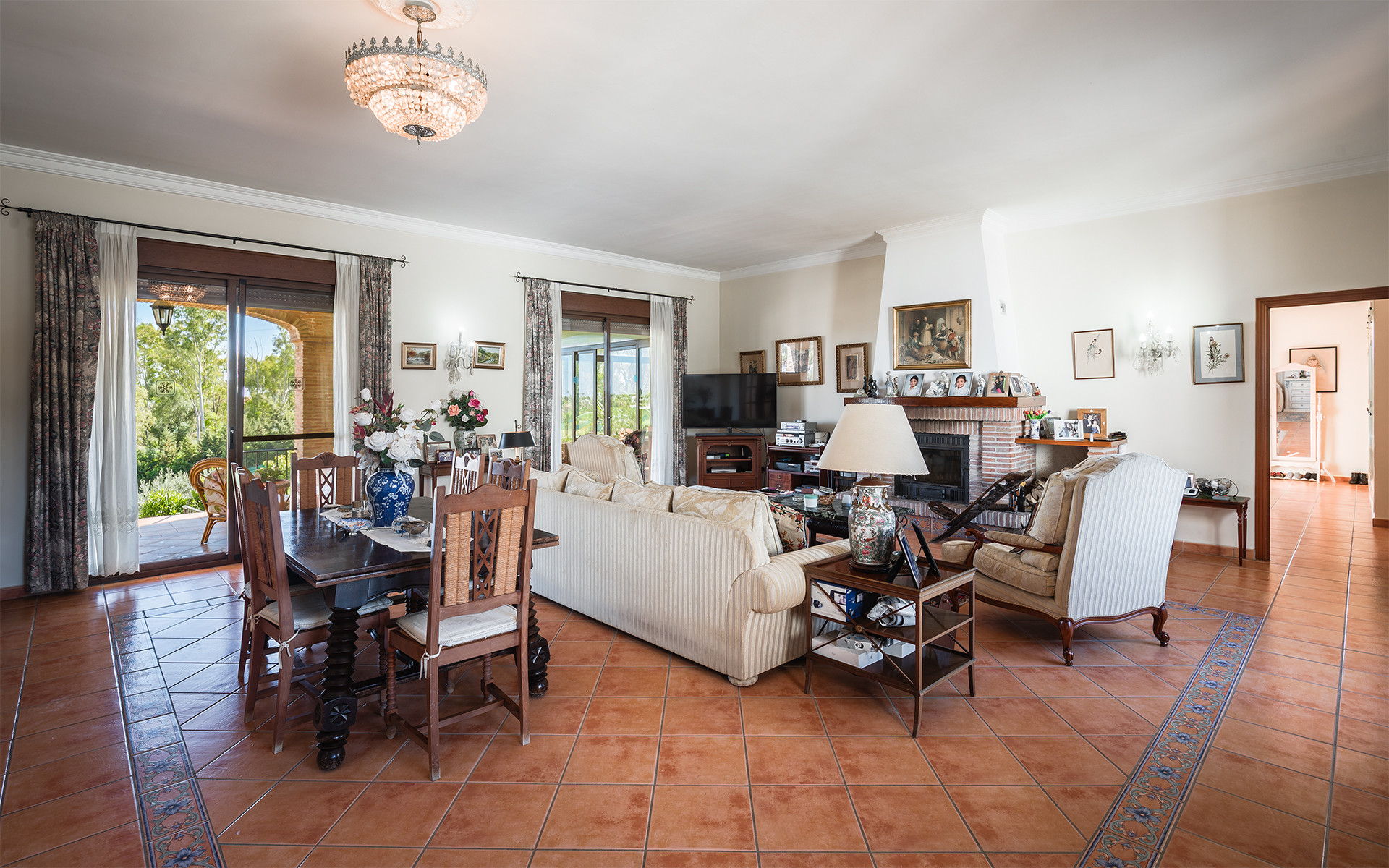 4 Bedroom Country house in Estepona - Photo 11
