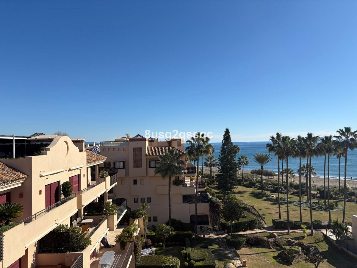3 Bedroom Penthouse in Estepona - Photo 58