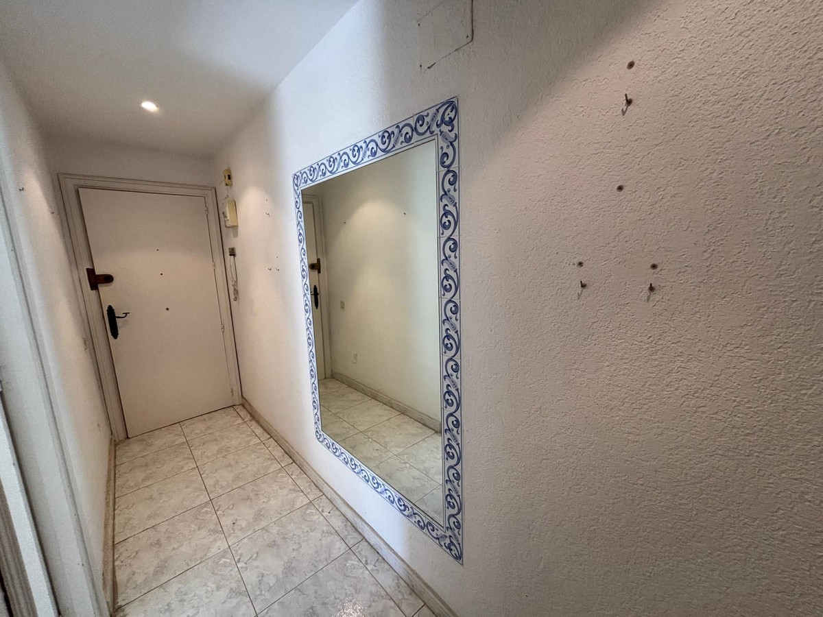 3 Bedroom Apartment in Marbella - Photo 16