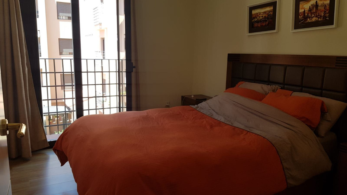 4 Bedroom Apartment in Benalmádena - Photo 12