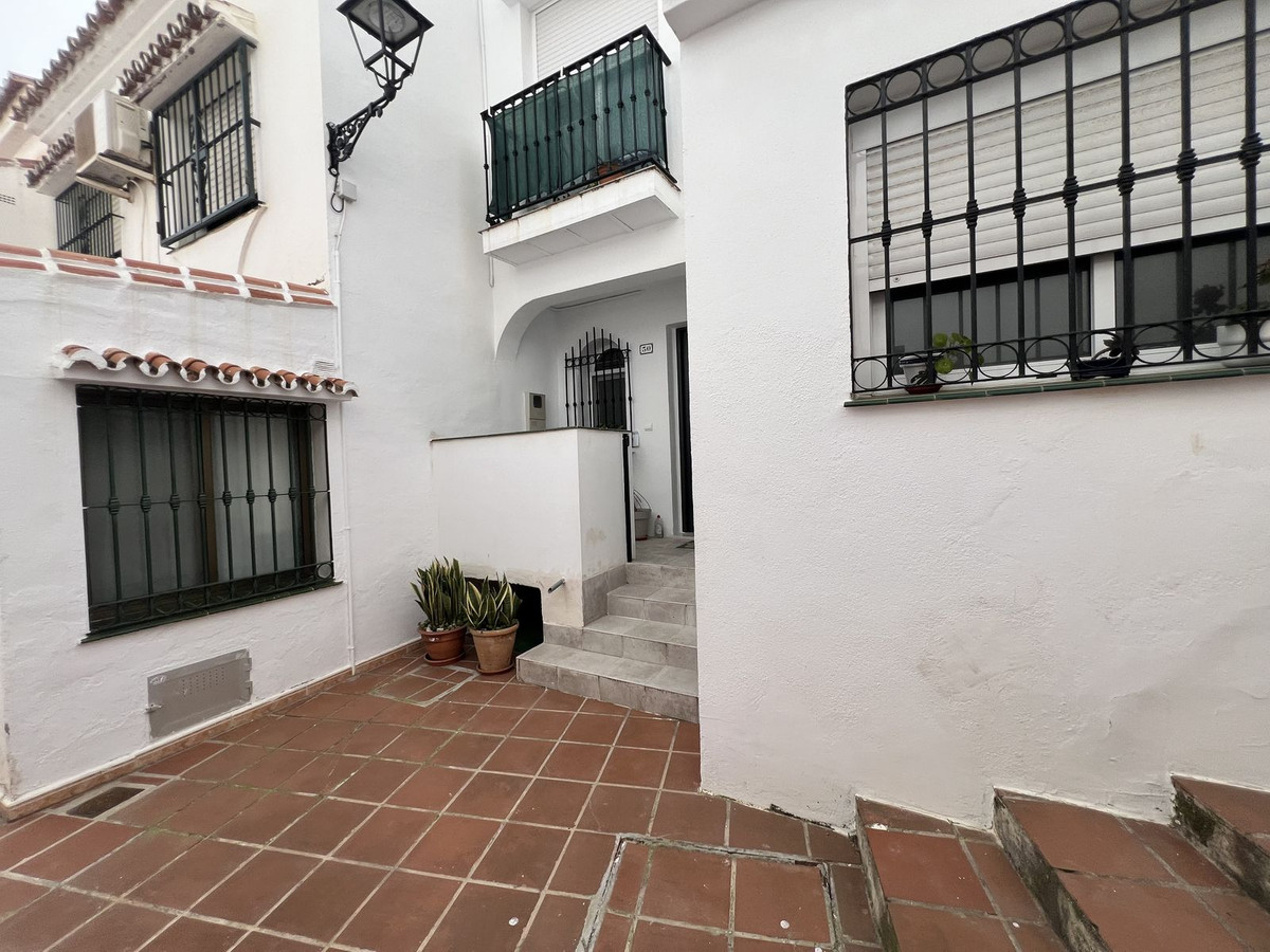 3 Bedroom Townhouse in Benalmádena - Photo 25