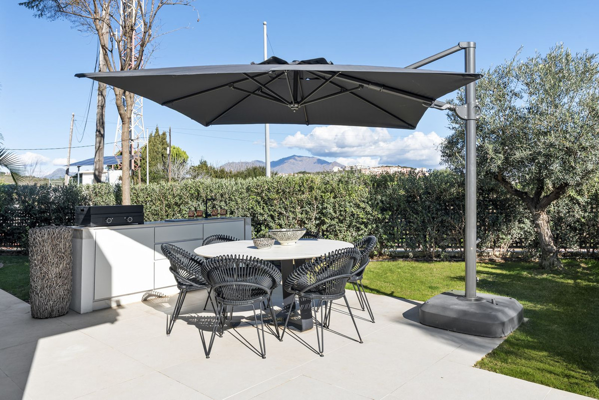 3 Bedroom Villa in La Duquesa - Photo 42