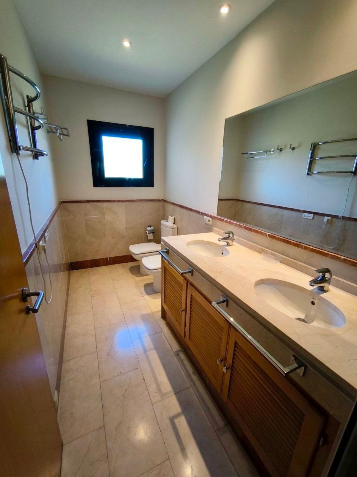 Piso de 3 dormitorios con piscina en Málaga – Foto 20