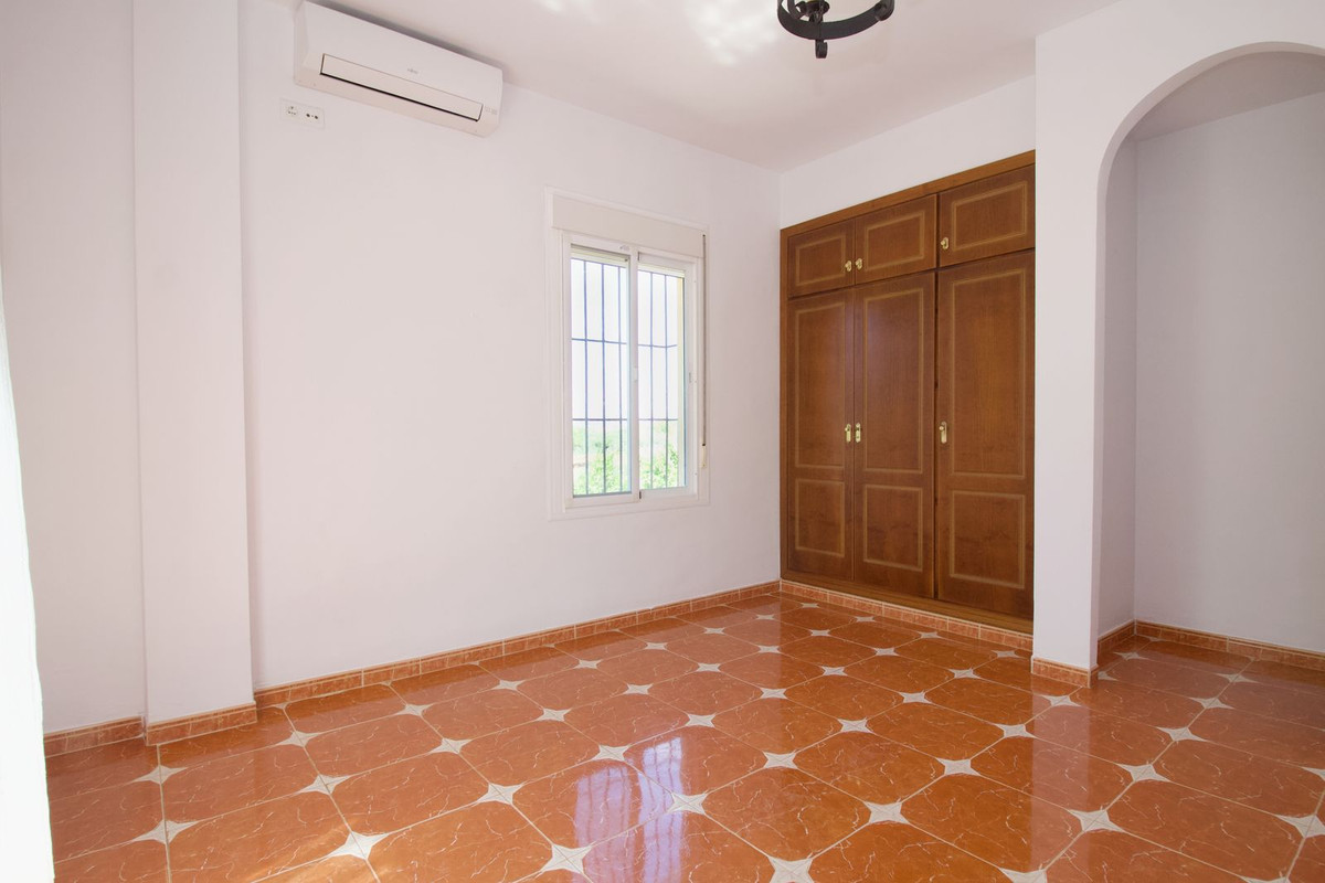 3 Bedroom Villa in Coín - Photo 23