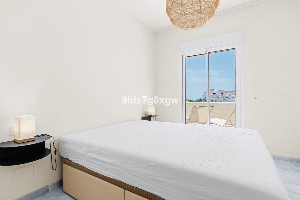 2 Bedroom Apartment in Estepona - Photo 5