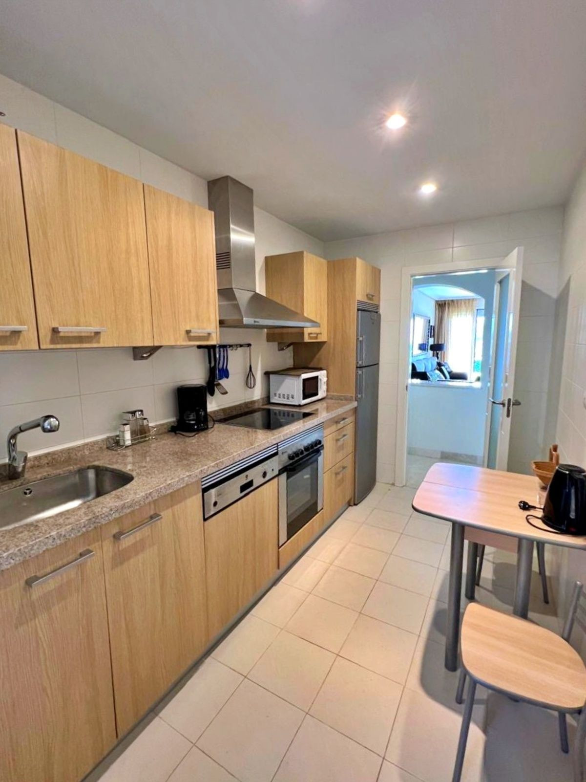 3 Bedroom Apartment in Benahavís - Photo 14