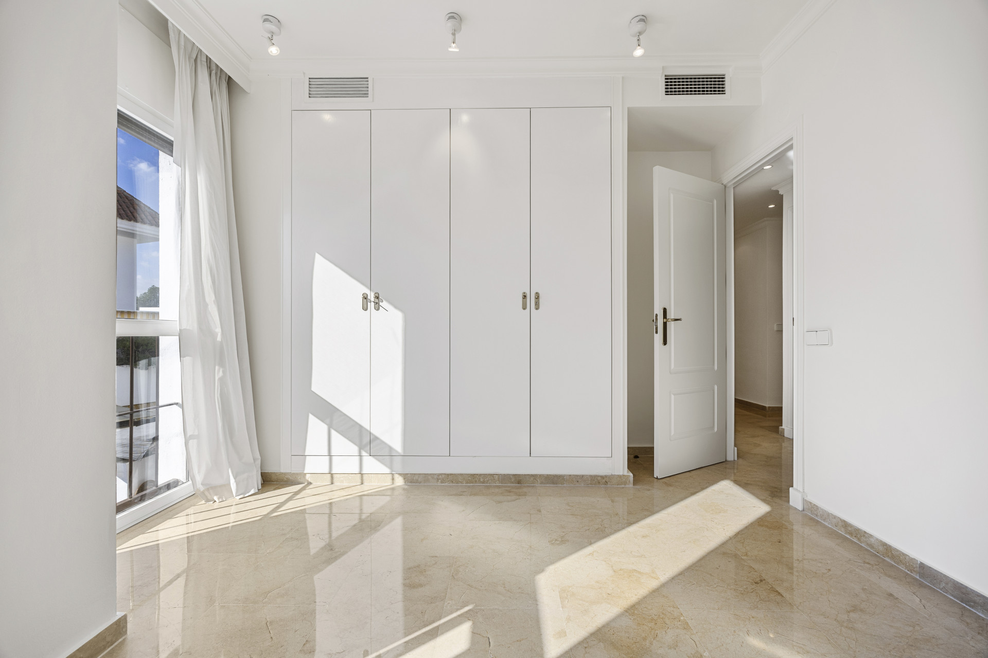 Apartamento com 2 quartos com vista mar em Málaga, Espanha – Foto 15