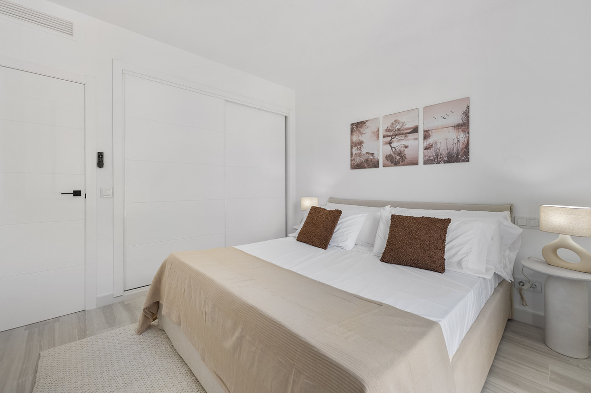 3 Bedroom Apartment in Benahavís - Photo 17