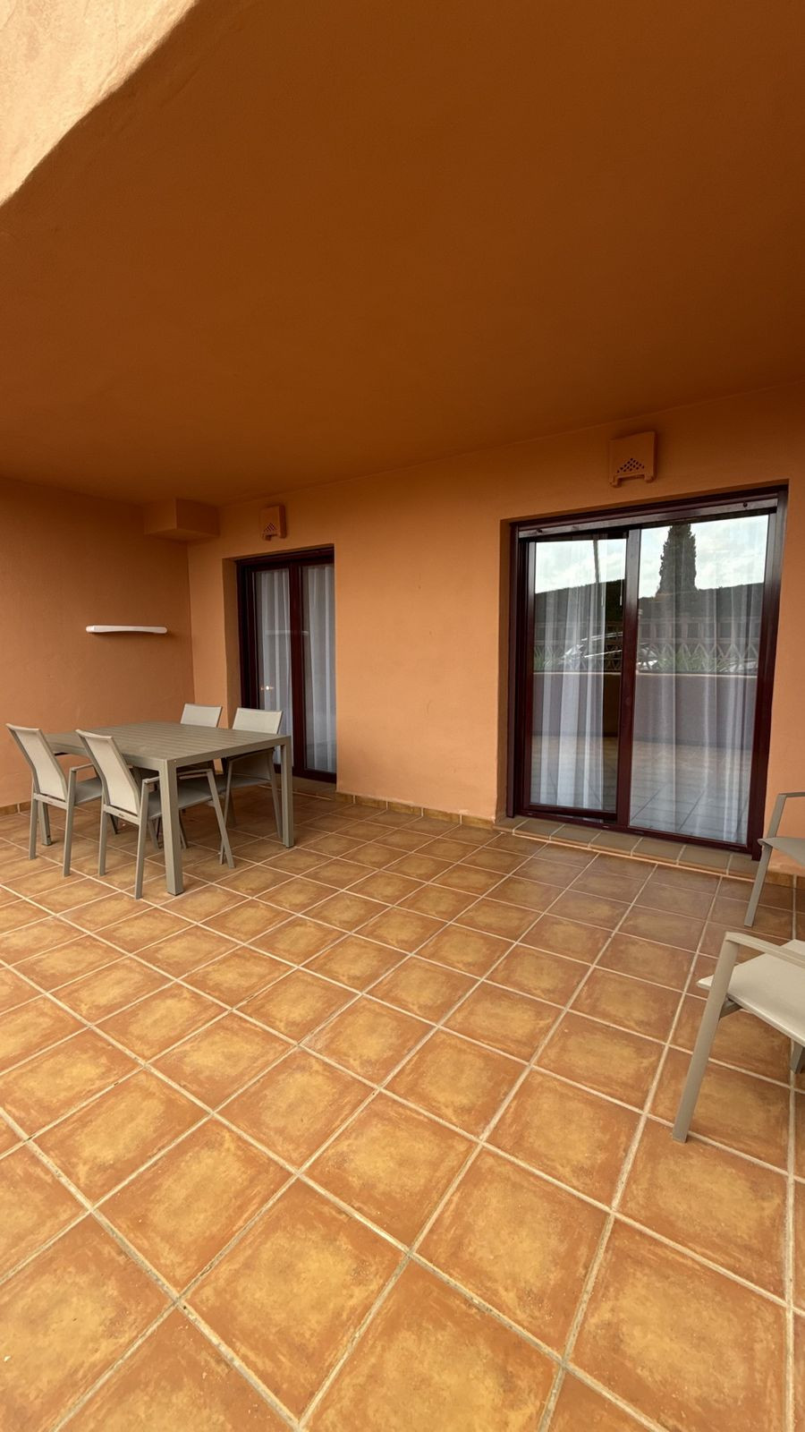 2 Bedroom Apartment in Estepona - Photo 11