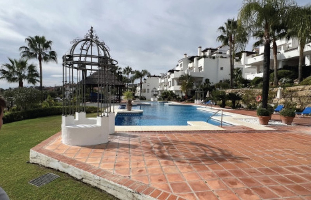 2 Bedroom Apartment in Marbella - Photo 11