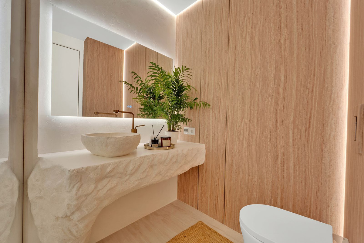 3 Bedroom Apartment in Marbella - Photo 19