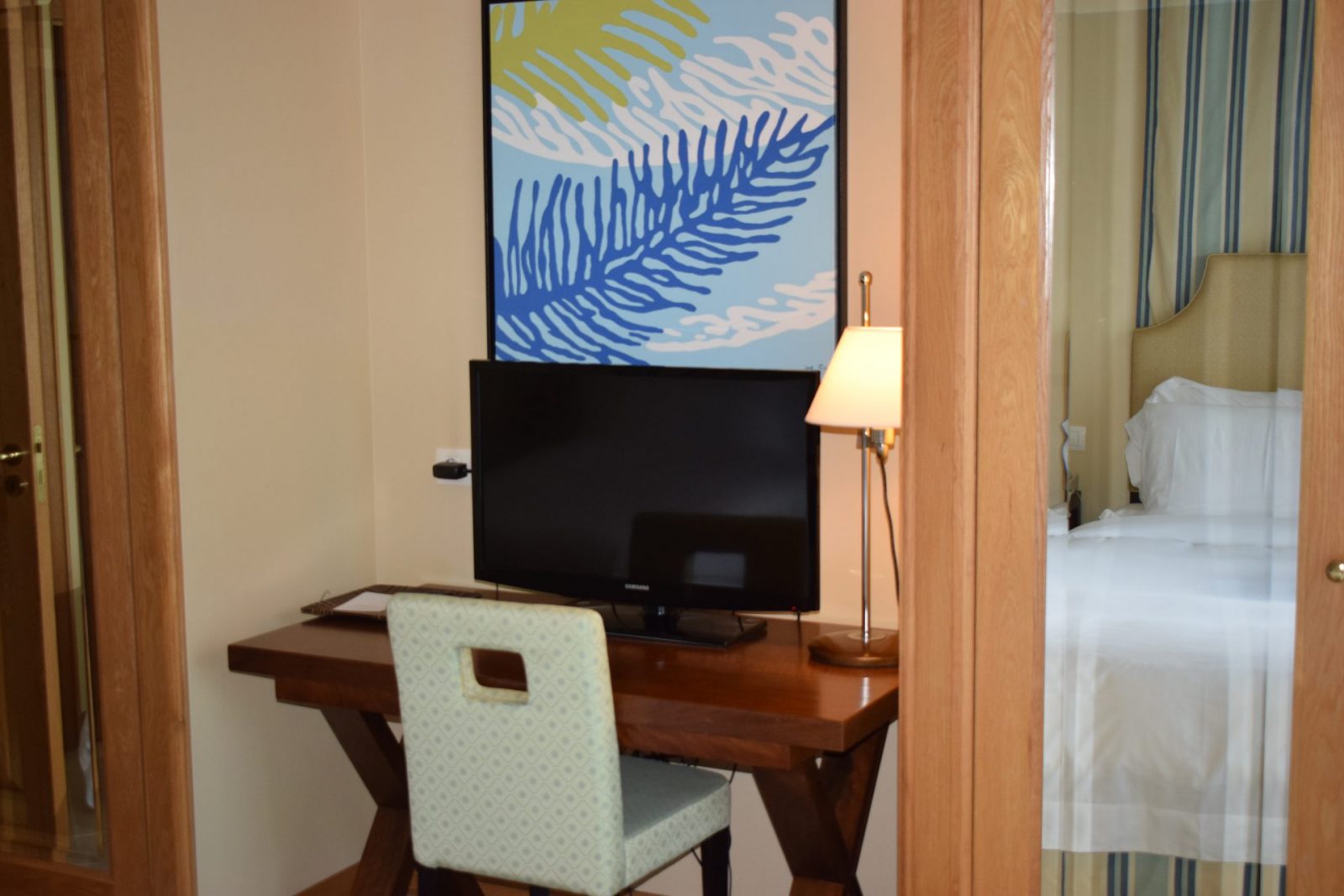 2-bedroom apartment with pool in Spain – Photo 8