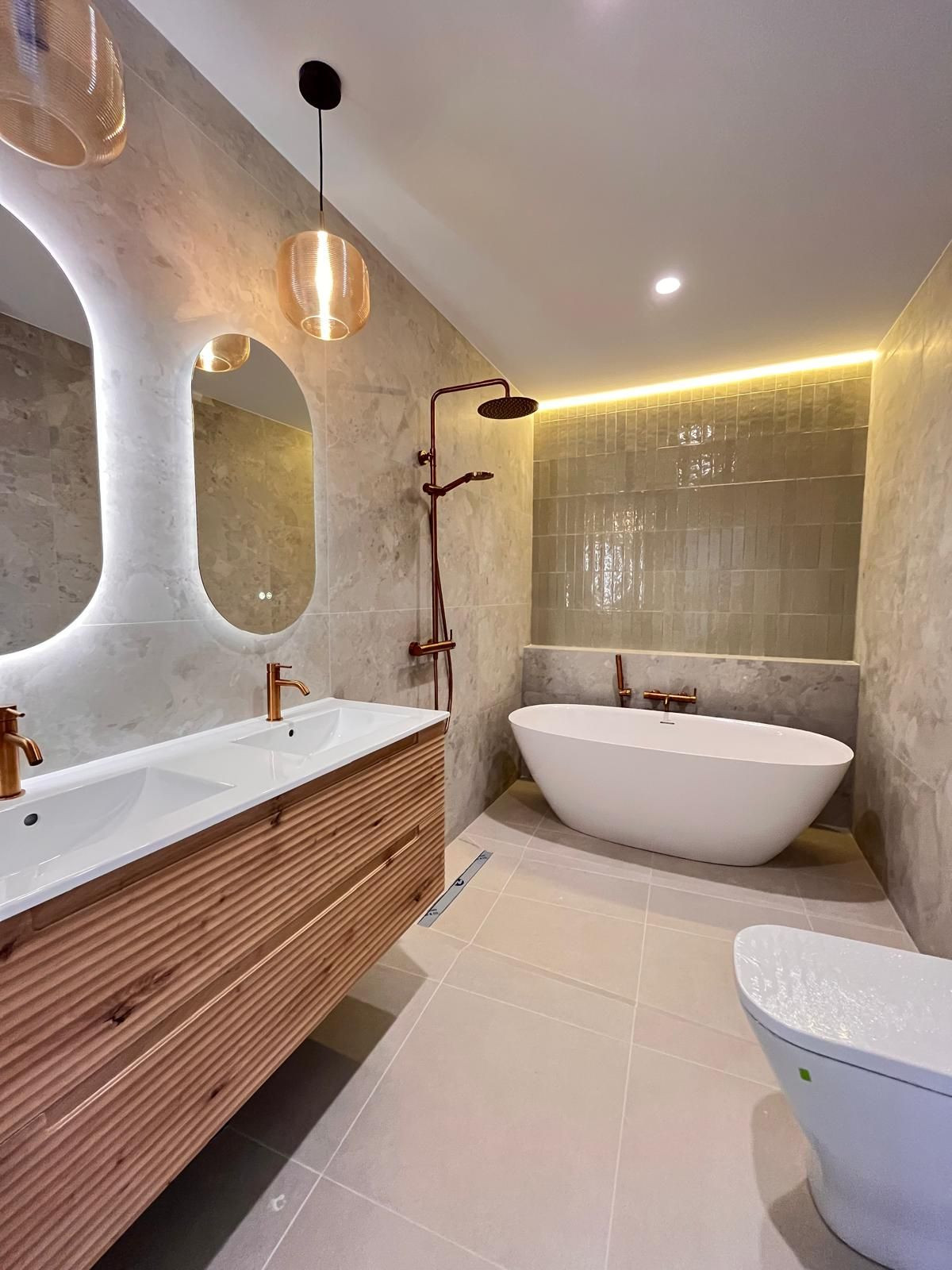 4 Bedroom Apartment in Málaga - Photo 4