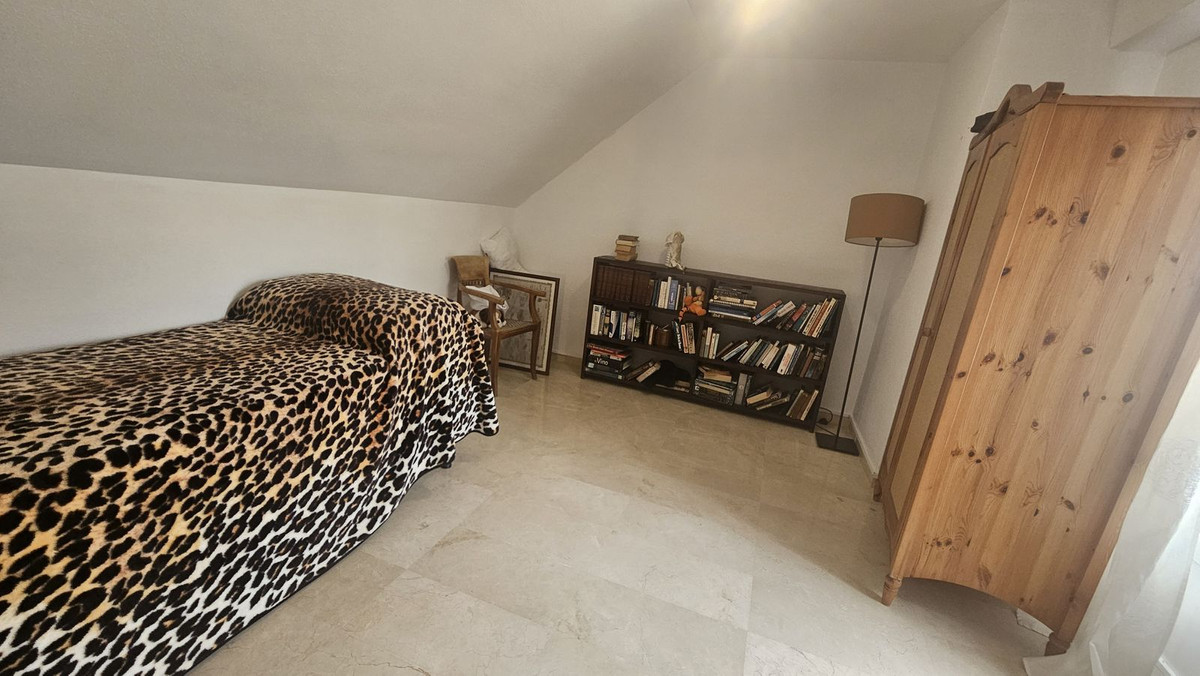 4 Bedroom Townhouse in San Pedro de Alcántara - Photo 31