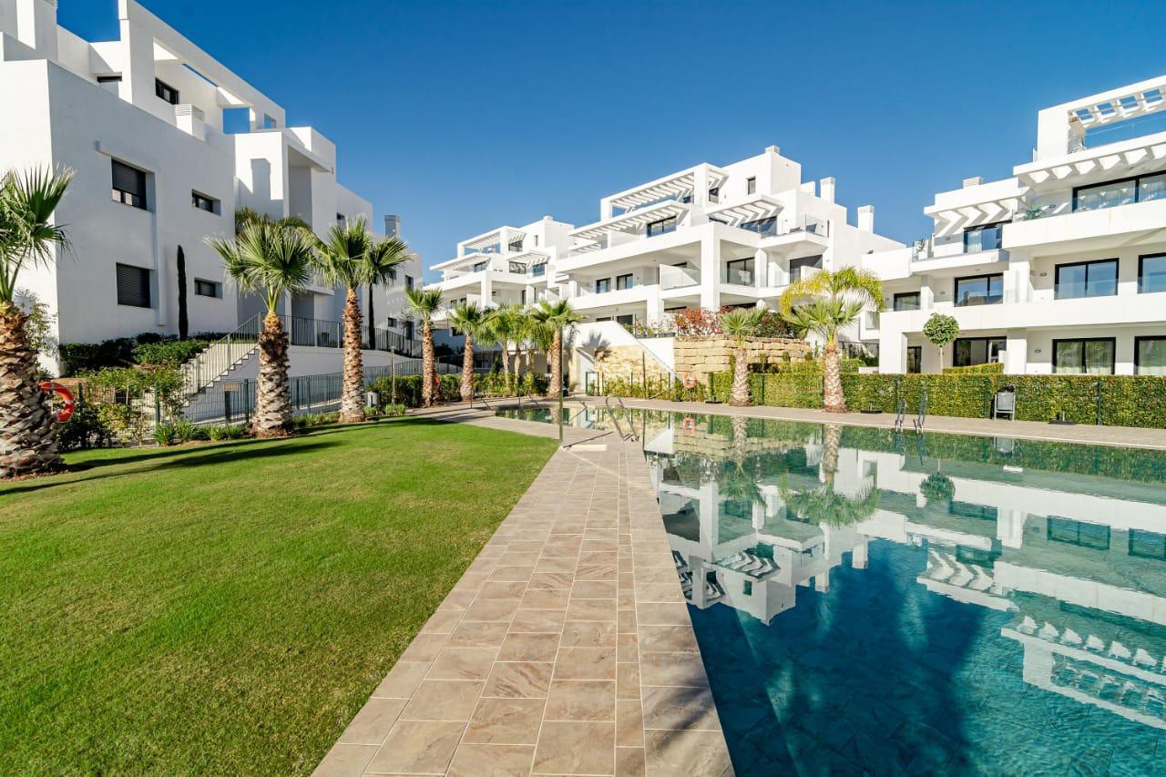 2 Bedroom Apartment in Estepona - Photo 12
