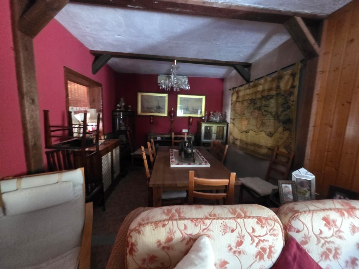 4 Bedroom Country house in Guaro - Photo 26