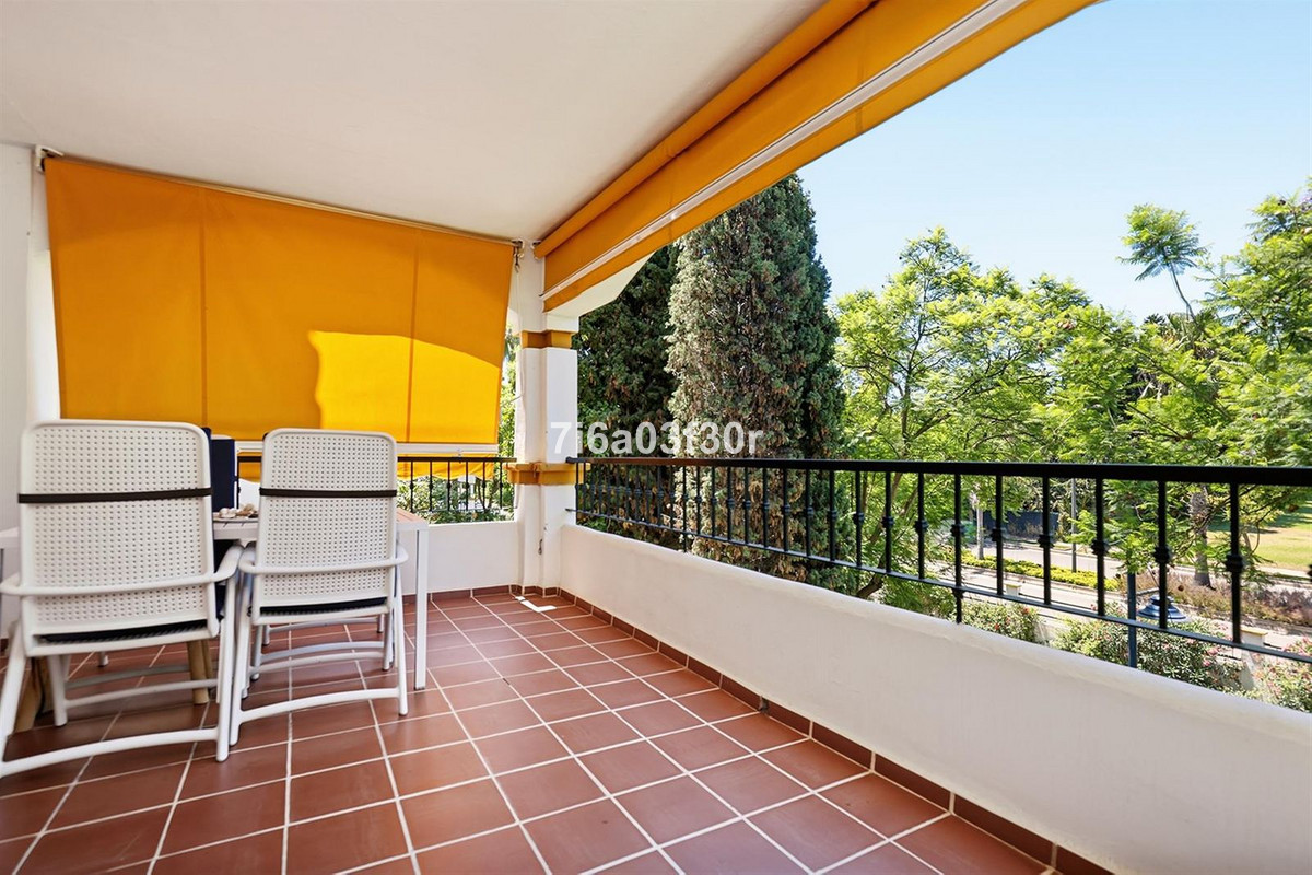 2 Bedroom Apartment in Marbella - Photo 24