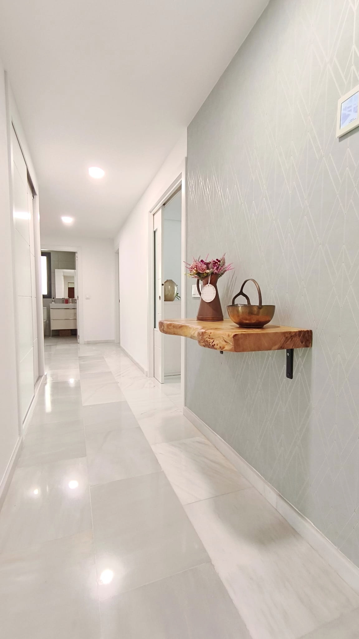 3 Bedroom Apartment in Marbella - Photo 12