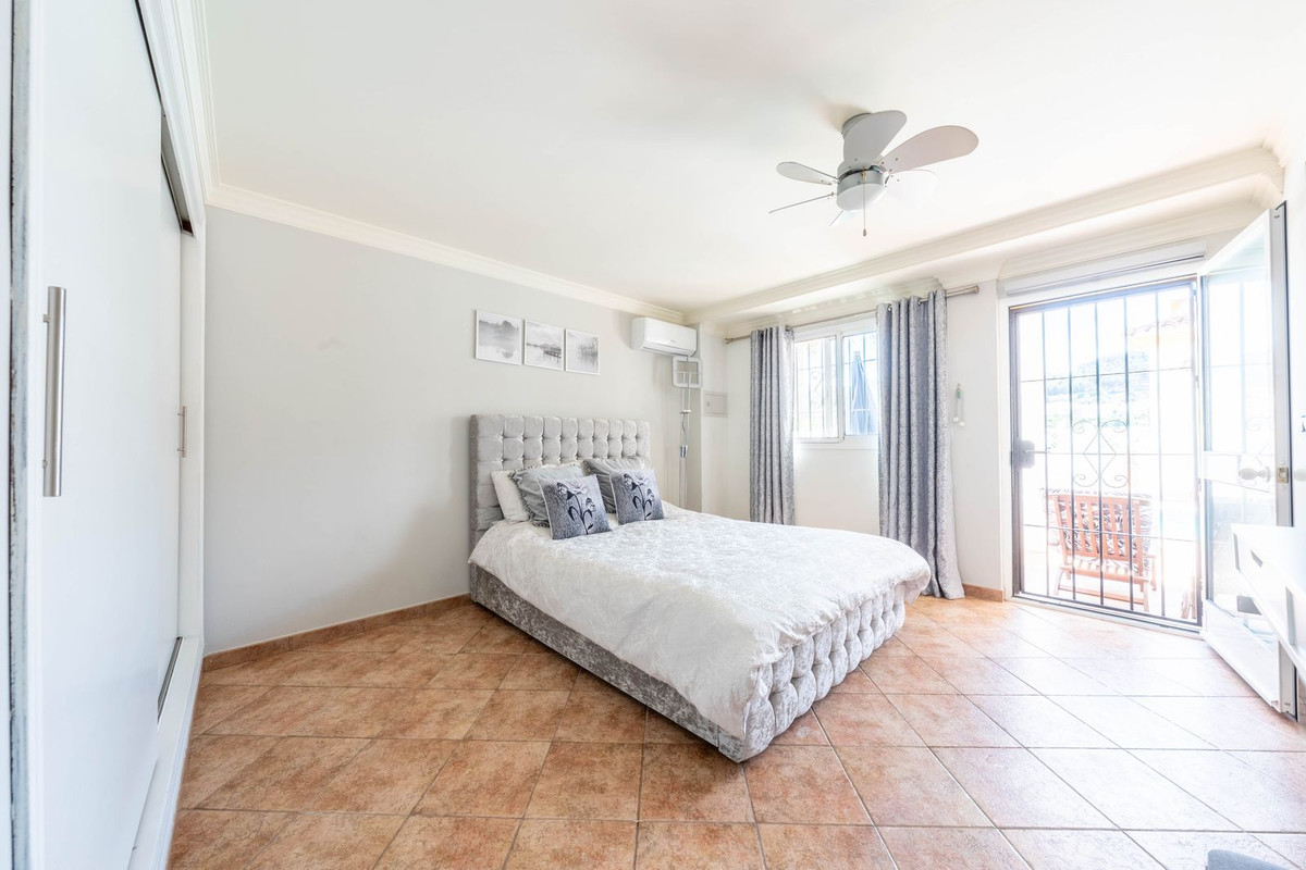 4 Bedroom Villa in Monda - Photo 27