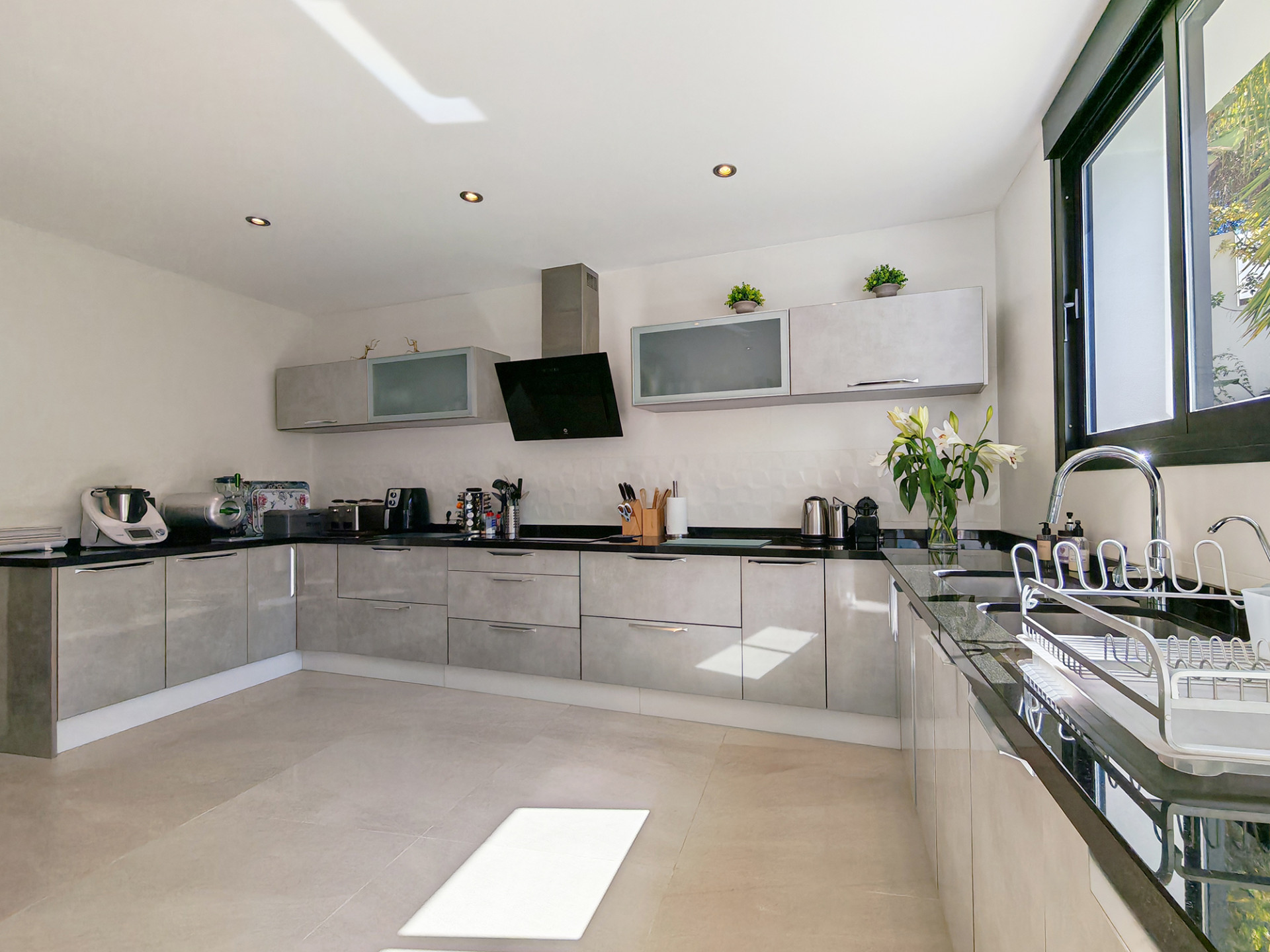 5 Bedroom Villa in Marbella - Photo 12