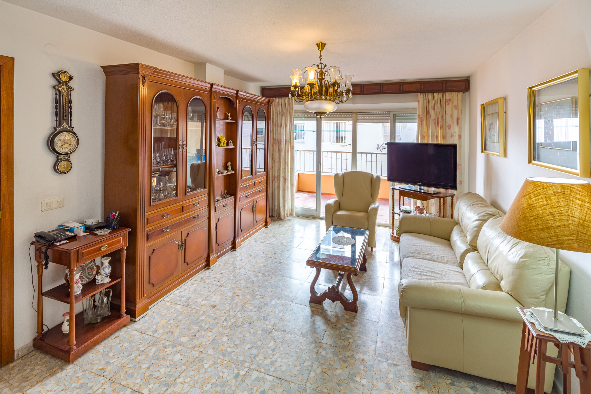 4 Bedroom Apartment in Marbella - Photo 2