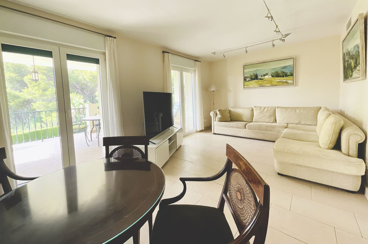 6 Bedroom Villa in Marbella - Photo 14