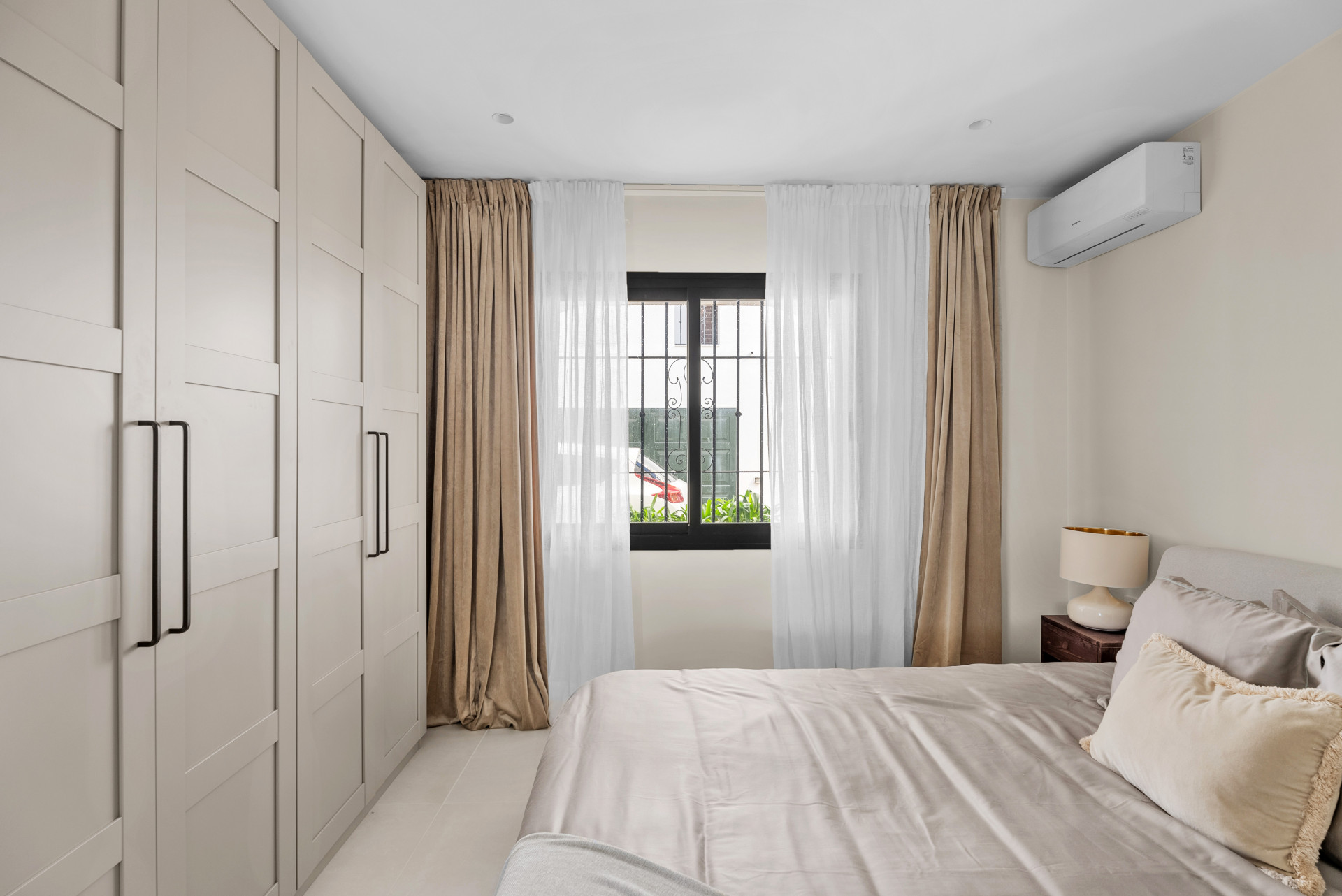 3 Bedroom Apartment in Benahavís - Photo 12