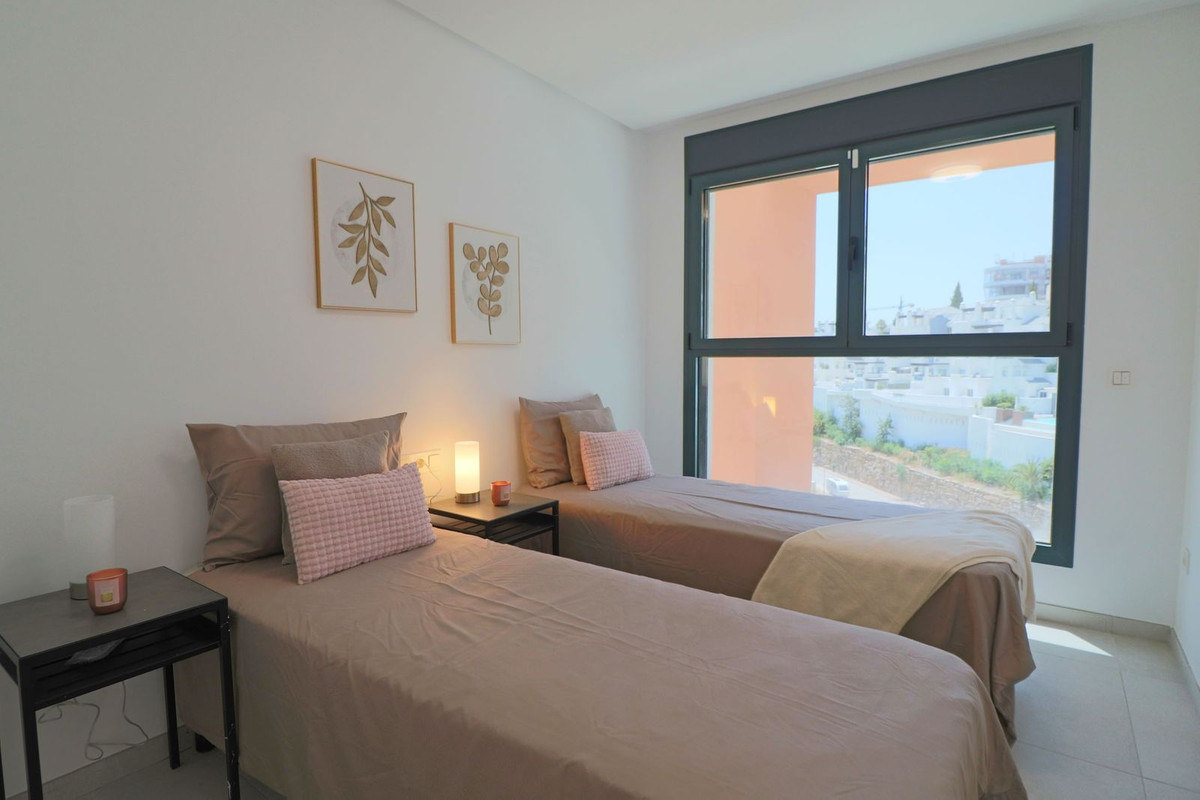 3 Bedroom Penthouse in Benahavís - Photo 11