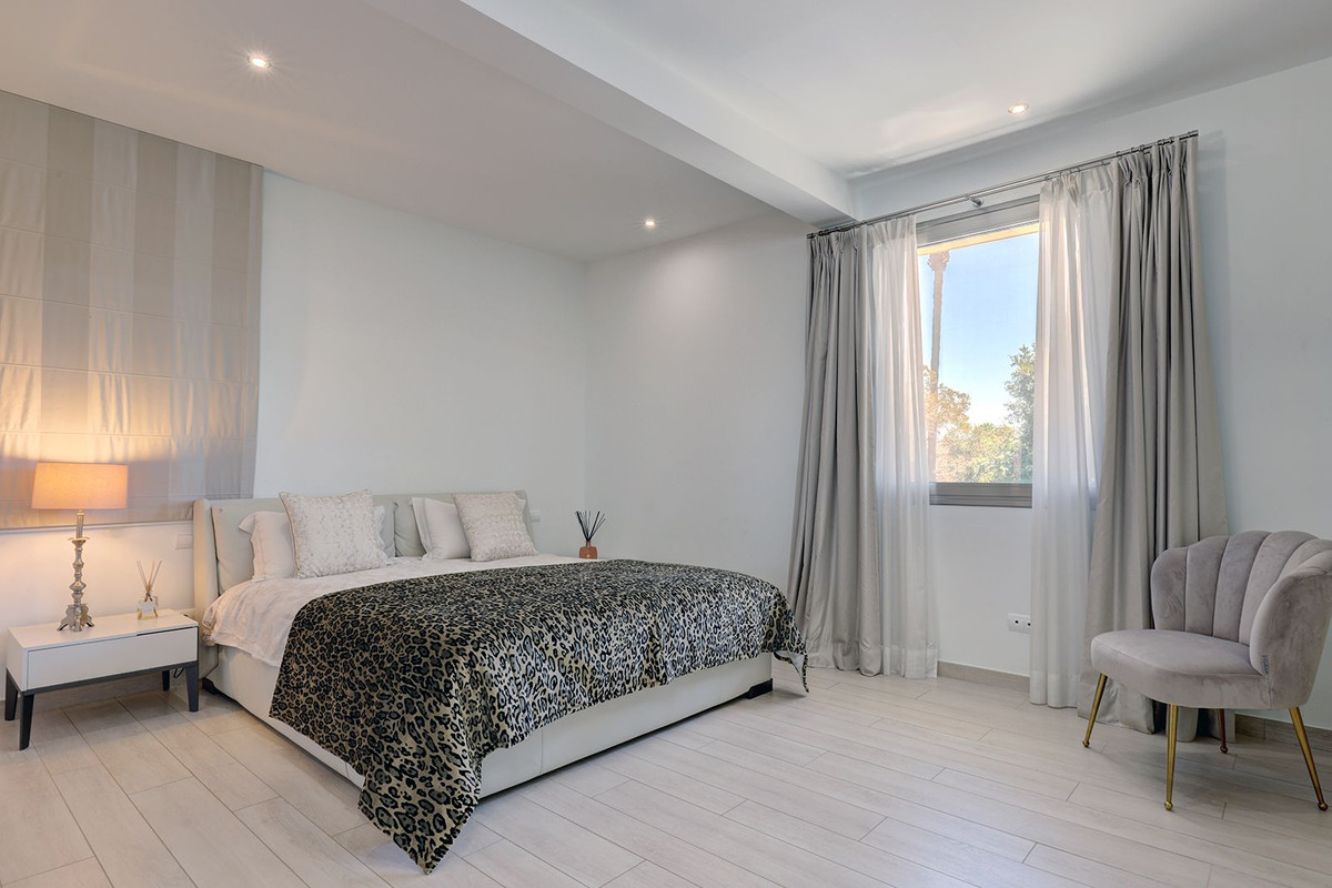 5 Bedroom Villa in Sotogrande - Photo 34