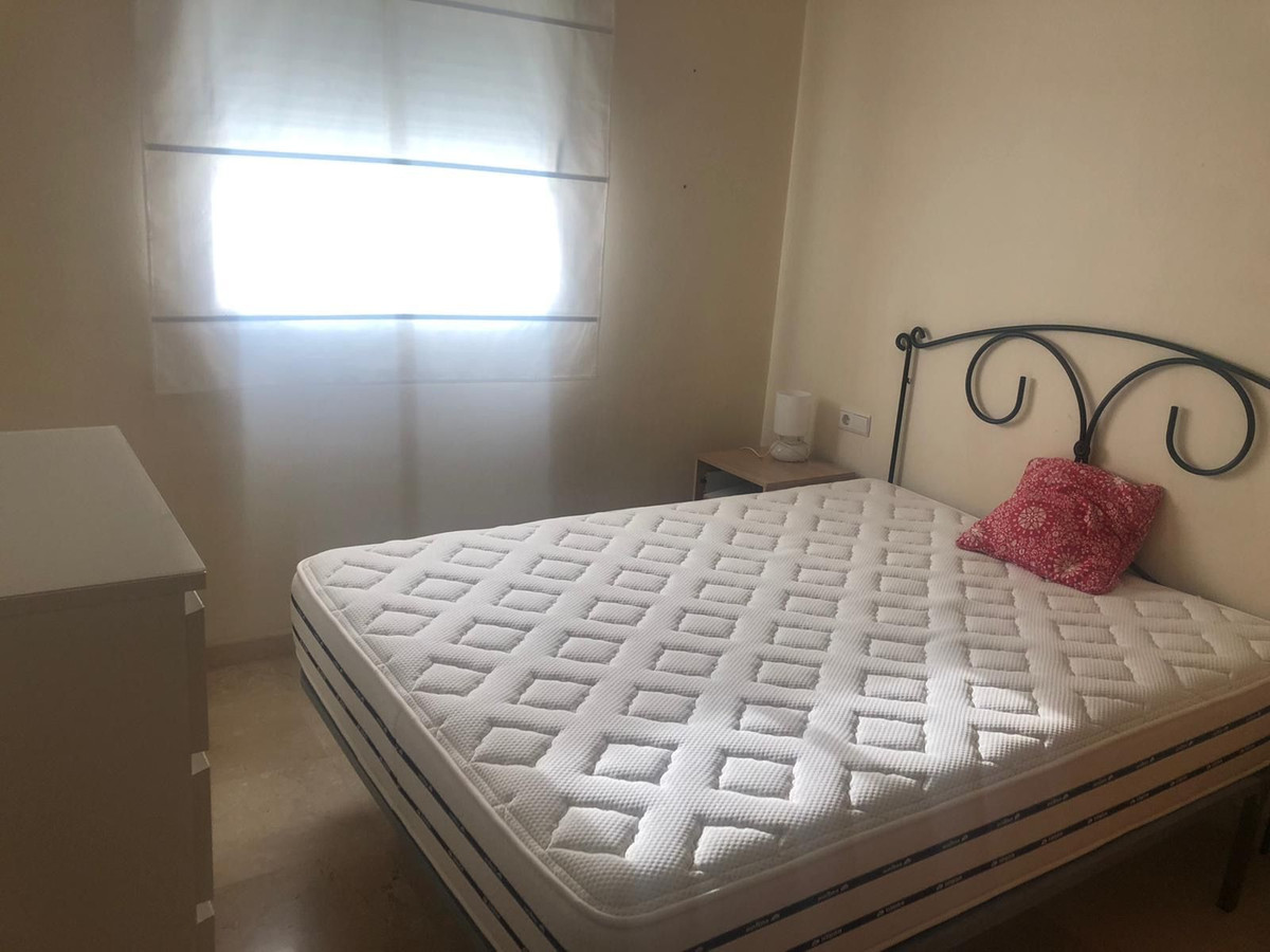 2 Bedroom Apartment in Benalmádena - Photo 4