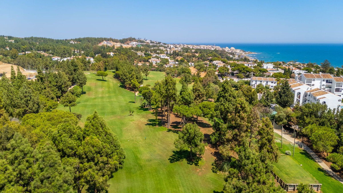 5 Bedroom Villa in Mijas - Photo 2