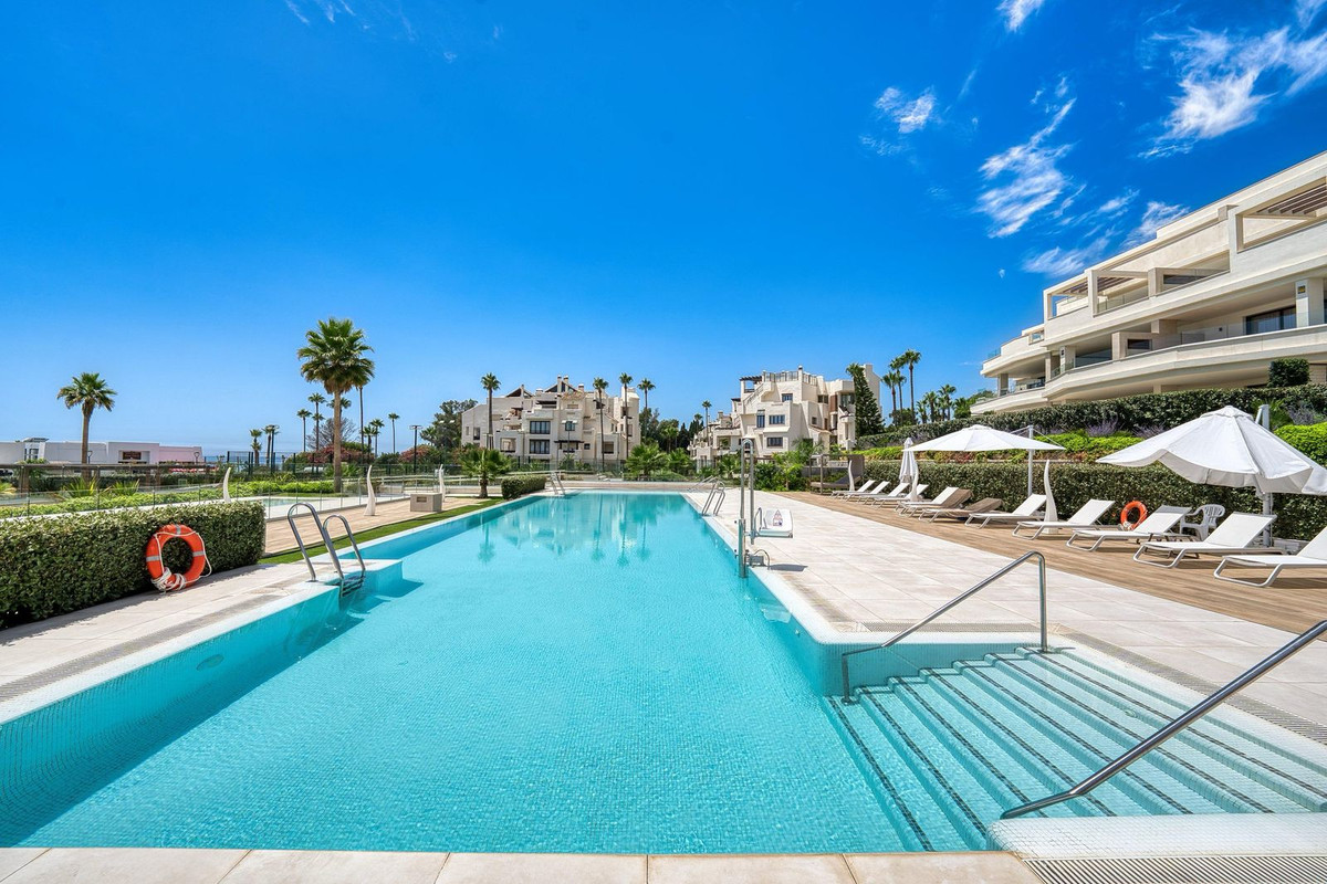 3 Bedroom Apartment in Estepona - Photo 24