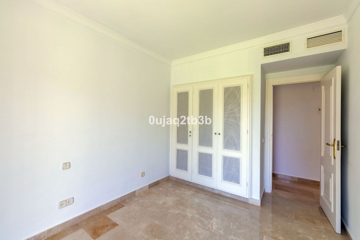 3 Bedroom Townhouse in Marbella - Photo 14