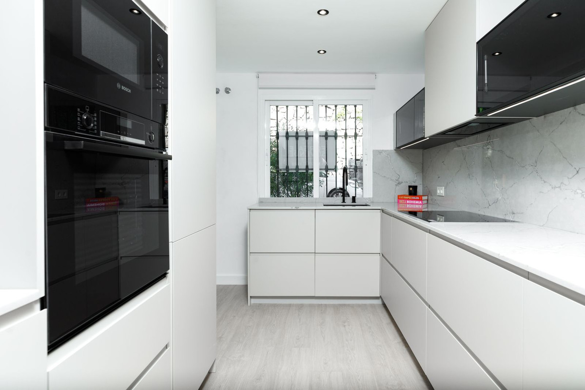 3 Bedroom Apartment in Benahavís - Photo 9