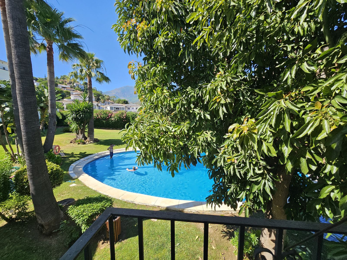 3 Bedroom Townhouse in Benahavís - Photo 16