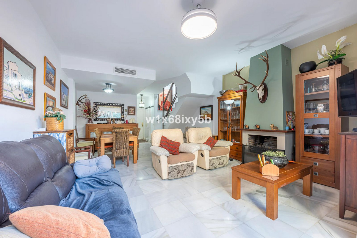 3 Bedroom Townhouse in Estepona - Фото 8