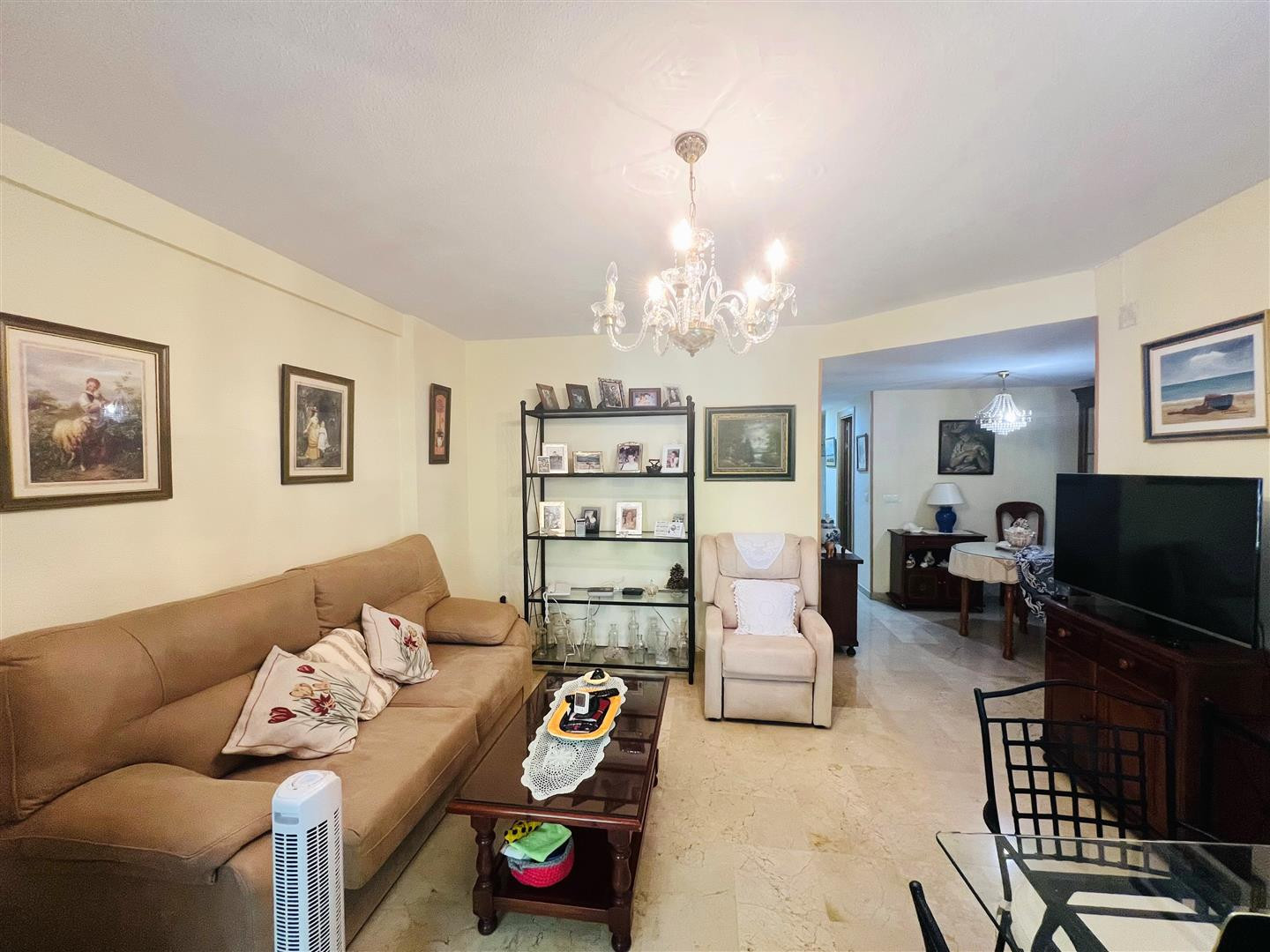 2 Bedroom Apartment in Marbella - Photo 2