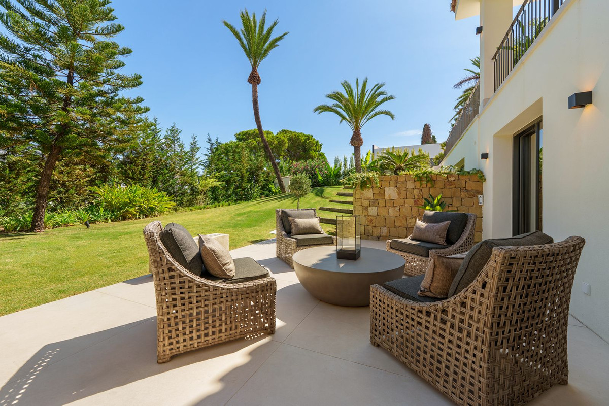 5 Bedroom Villa in Marbella - Photo 38