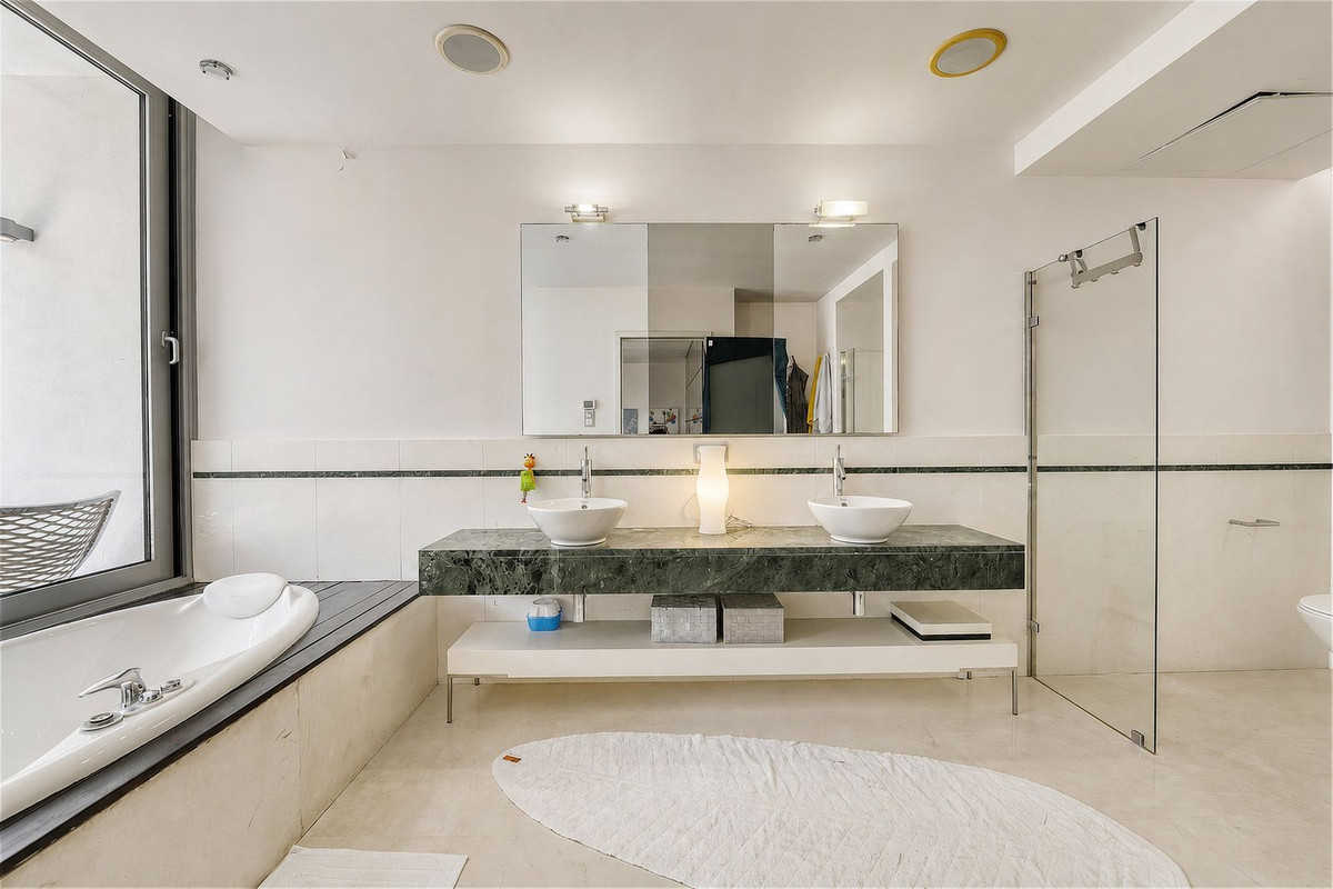 4 Bedroom Villa in Marbella - Foto 19