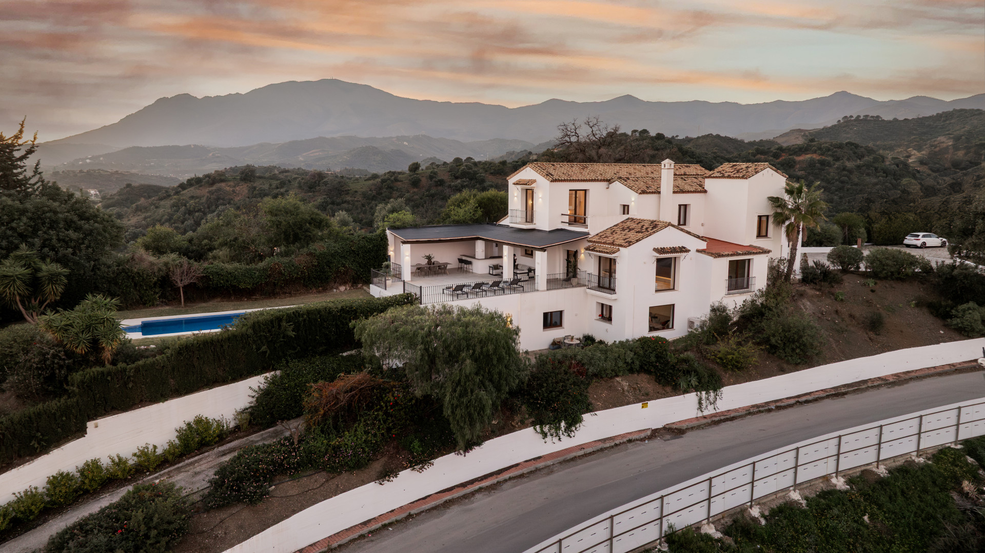 5 Bedroom Villa in Estepona - Photo 41