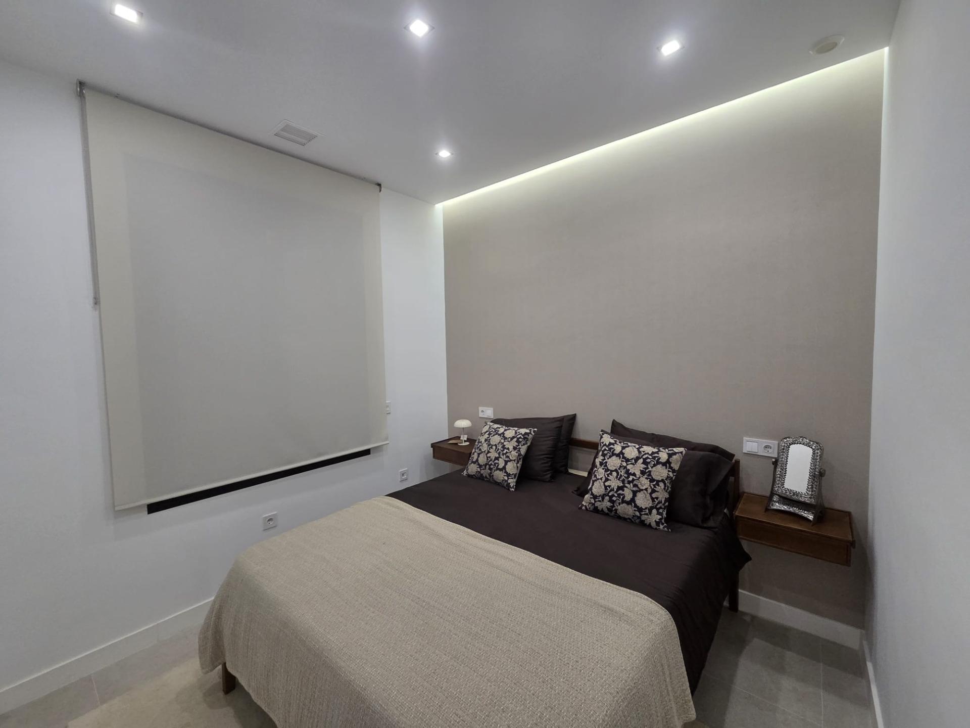 2 Bedroom Apartment in Fuengirola - Photo 6