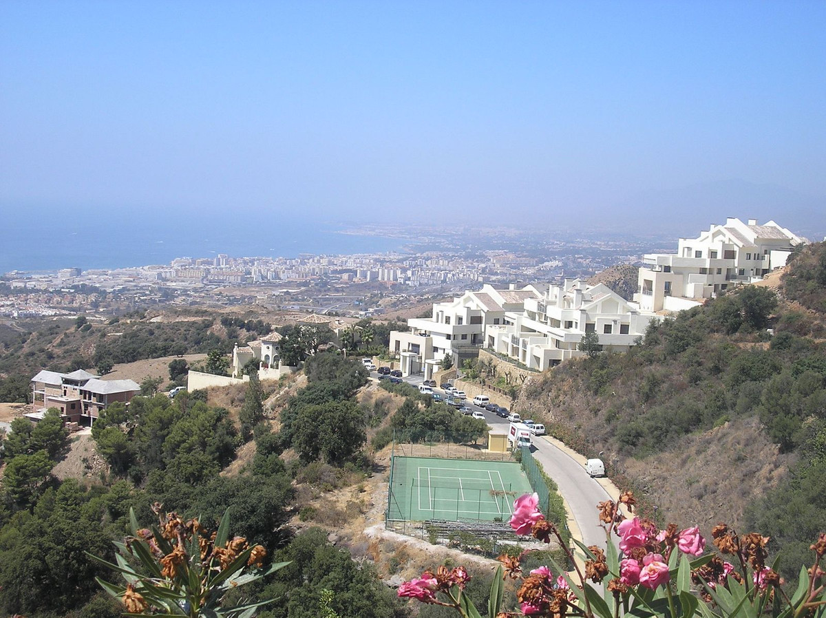 2 Bedroom Apartment in Marbella