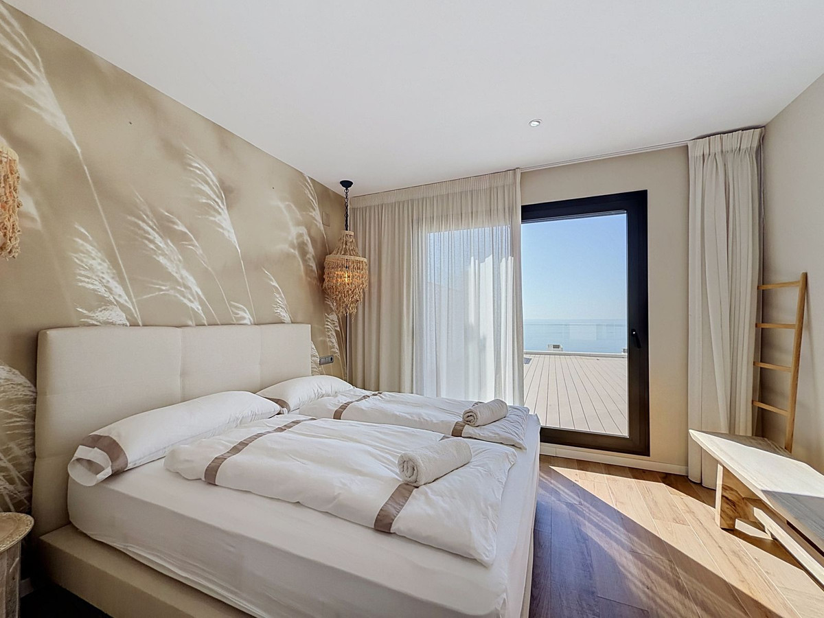 4 Bedroom Penthouse in La Alcaidesa - Photo 30